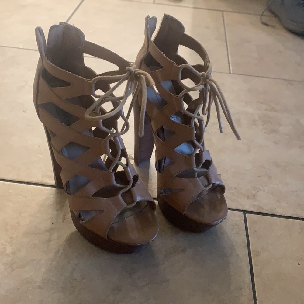 Steve Madden tan heels. Size 7.5 M